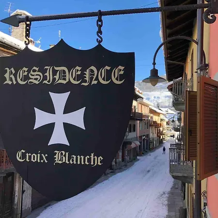 Croix Blanche チェザーナ・トリネーゼ